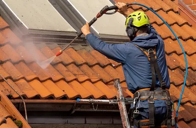 Démoussage et hydrofuge de toiture à Estrennes